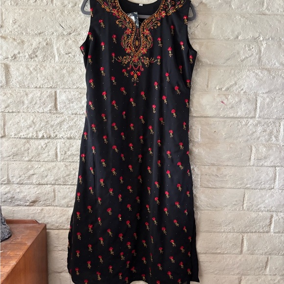 Nalli Silk Embroidered Kurta-NWT-Size 12/14 - Picture 1 of 8